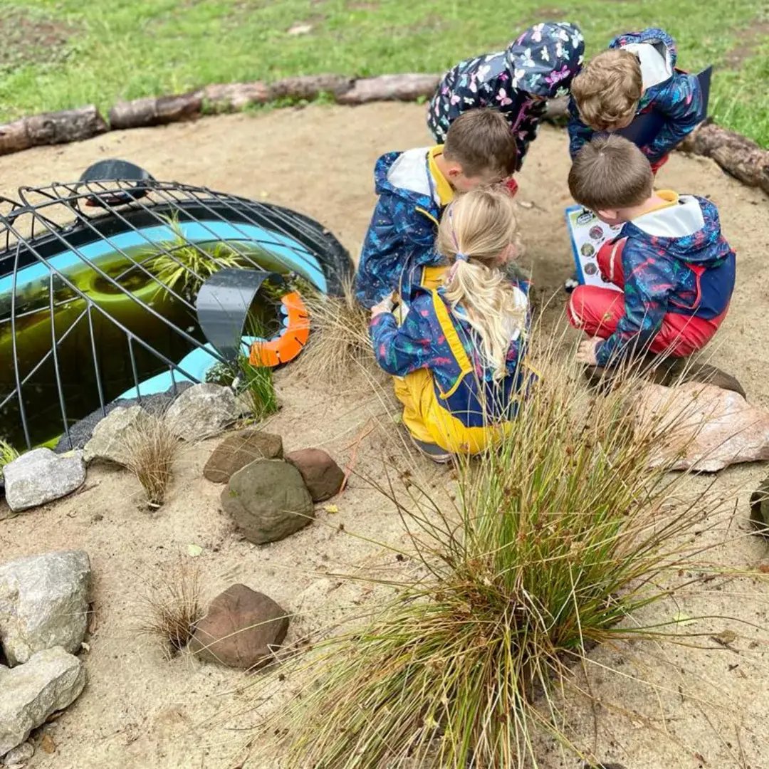 cutnall green c of e school students engaging in forest school outdoor learning